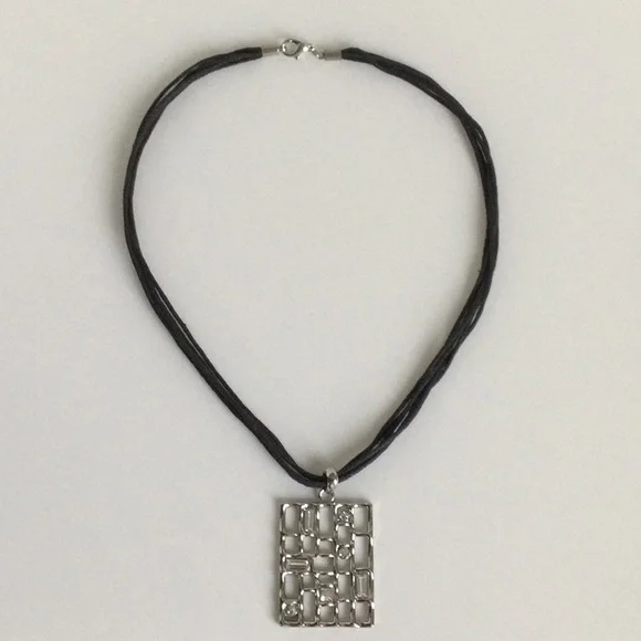 Unique Geometric Rhinestone Necklace - Picture 3 of 4